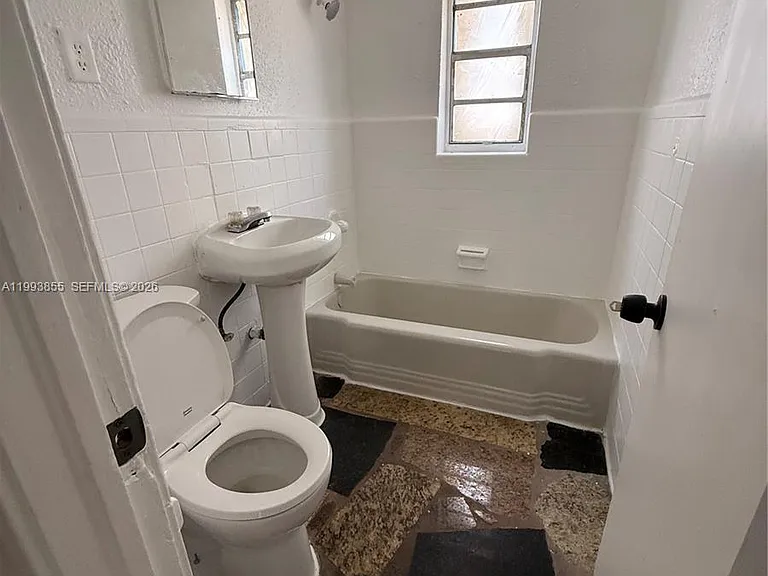 1306 NW 61st St #5 — Photo 5