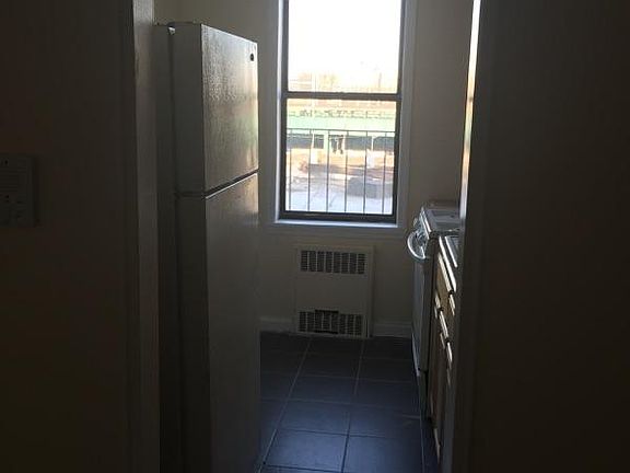 3rd image of 2750 Olinville Ave APT 4D