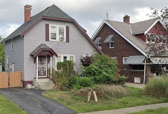 2nd image of 3304 E 137th St