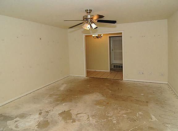 4th image of 4713 Mackey Dr