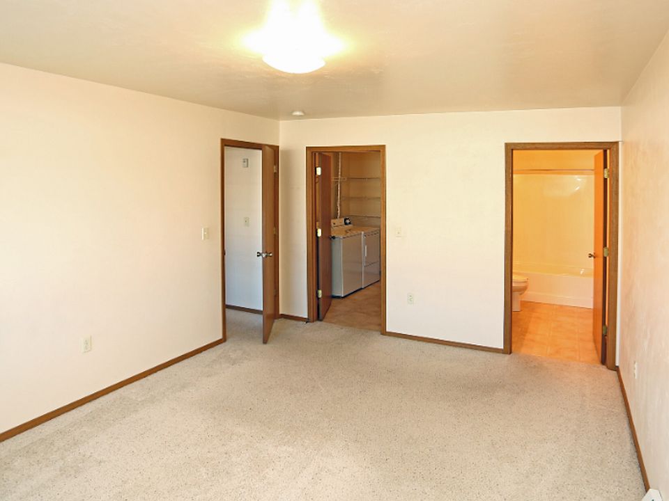 Stoneridge Apartments 17811795 Grant St De Pere WI Zillow