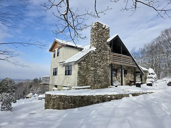 37 Mountainview Rd, Ellenville, NY 12428