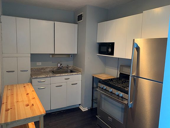 2nd image of 1150 N Lake Shore Dr APT 22F
