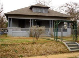 909 Howard St, Palestine, TX 75801