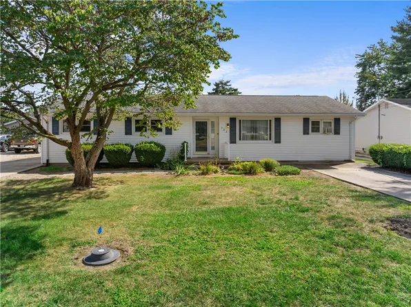 722 E Blackburn St, Paris, IL 61944