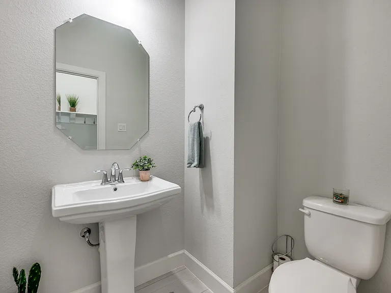 1044 Myers Park Trl — Photo 23