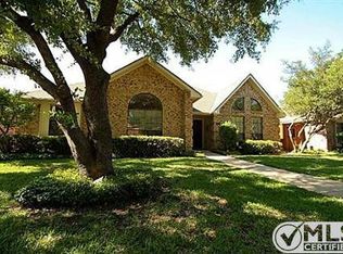 714 Cimarron Trl, Irving, TX 75063