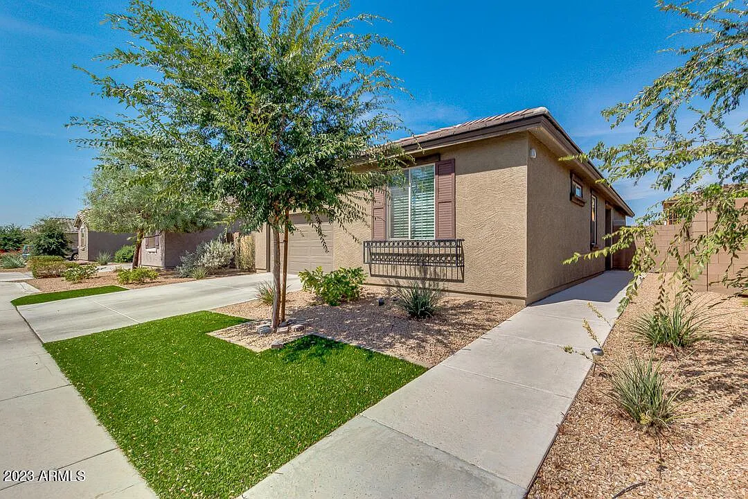 3 bed, 1501 sqft, $2,100 — Photo 3