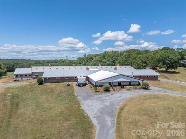 151 Joanda Farm Rd, Mooresboro, NC 28114