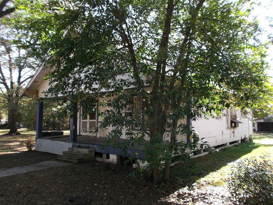 2nd image of 359 E 68th St