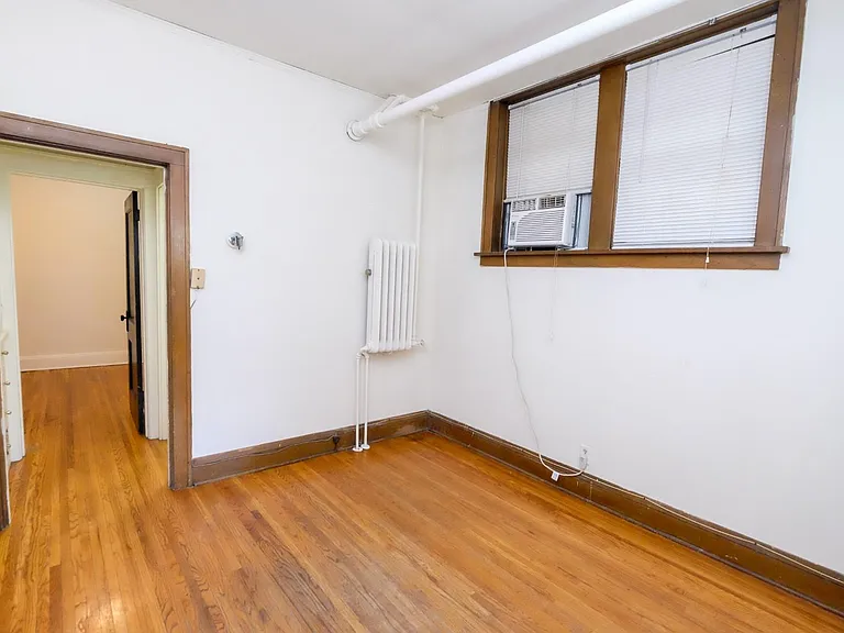 Pleasant Avenue Apartments — Photo 4