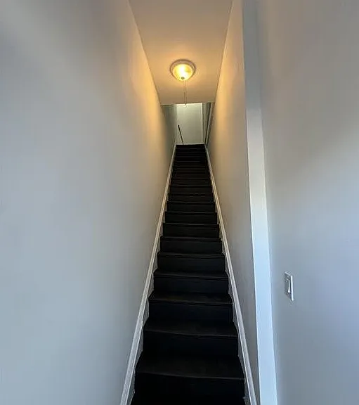 240 Dixon Ave — Photo 7