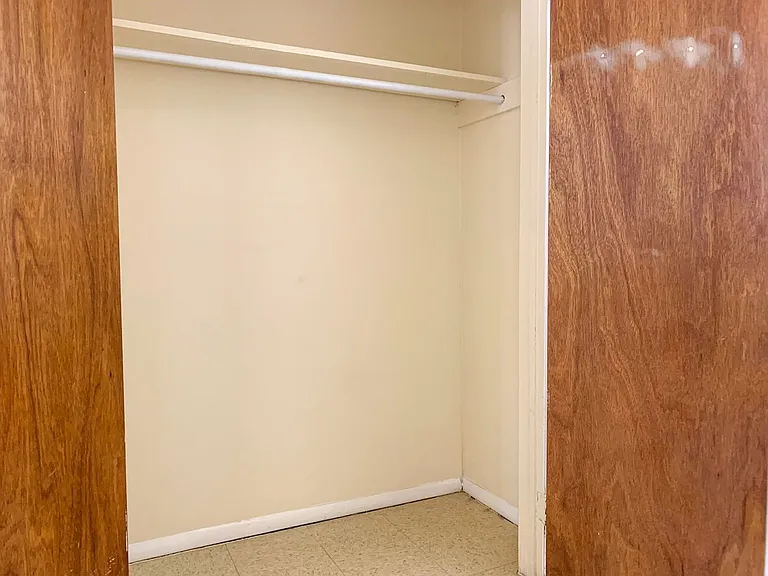 One Bedrooms near VA Hospital — Photo 22