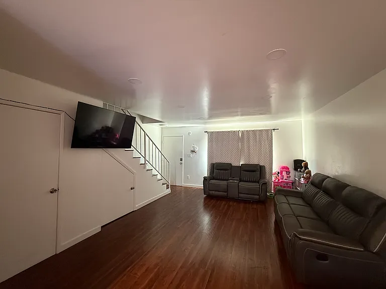 8414 Columbus Ave #15 — Photo 2