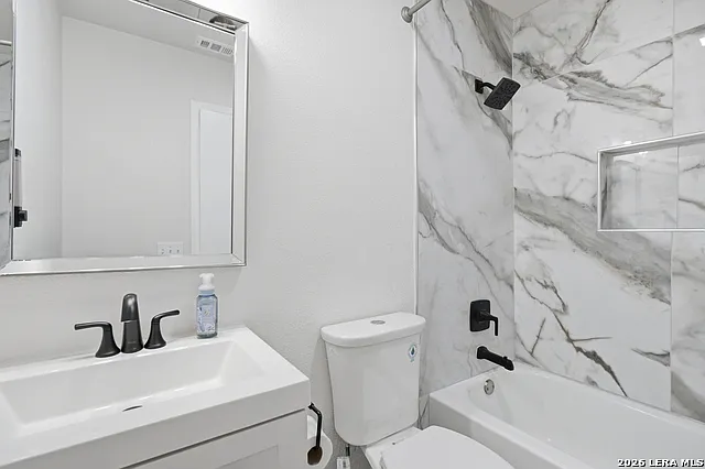 5806 Valley Point — Photo 13