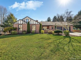 542 Brickyard Rd, Etowah, NC 28729