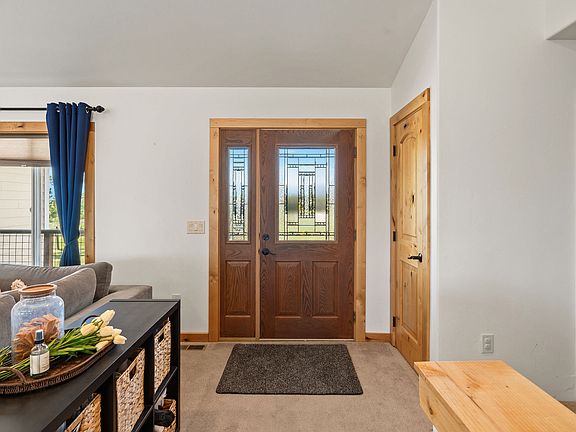 5th image of 301 Farm Rd