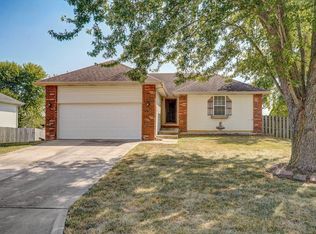 4060 W Ridgeview St, Battlefield, MO 65619