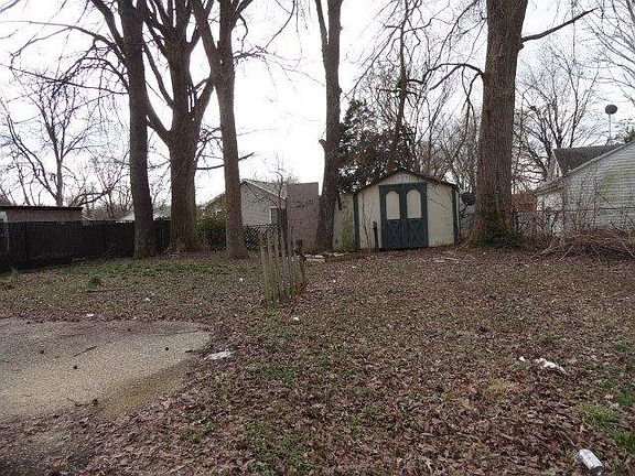 5th image of 2604 Thomas Ave