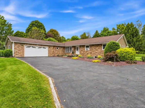27 Bobolink Lane, Salt Point, NY 12578