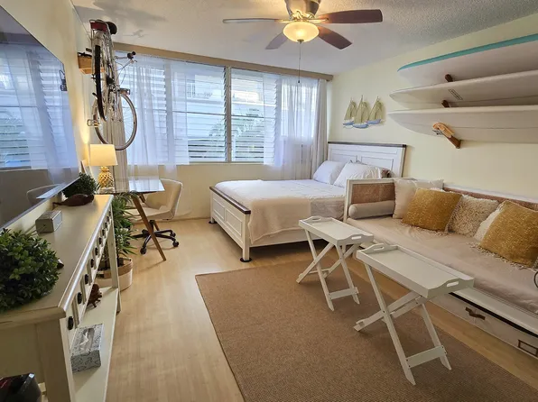 2442 Tusitala St, Honolulu, HI