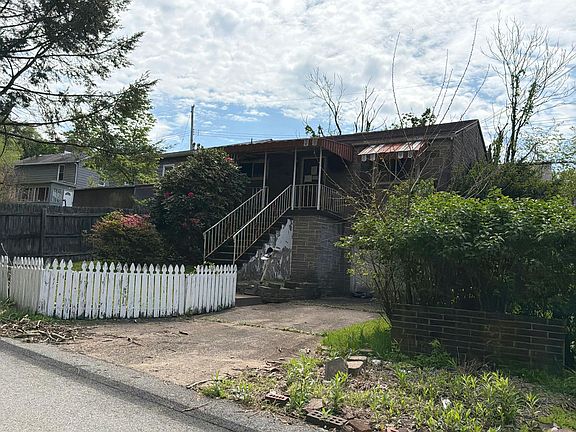 2nd image of 3122 Capitol St