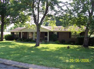 902 Fairmont Dr, Shelbyville, TN 37160