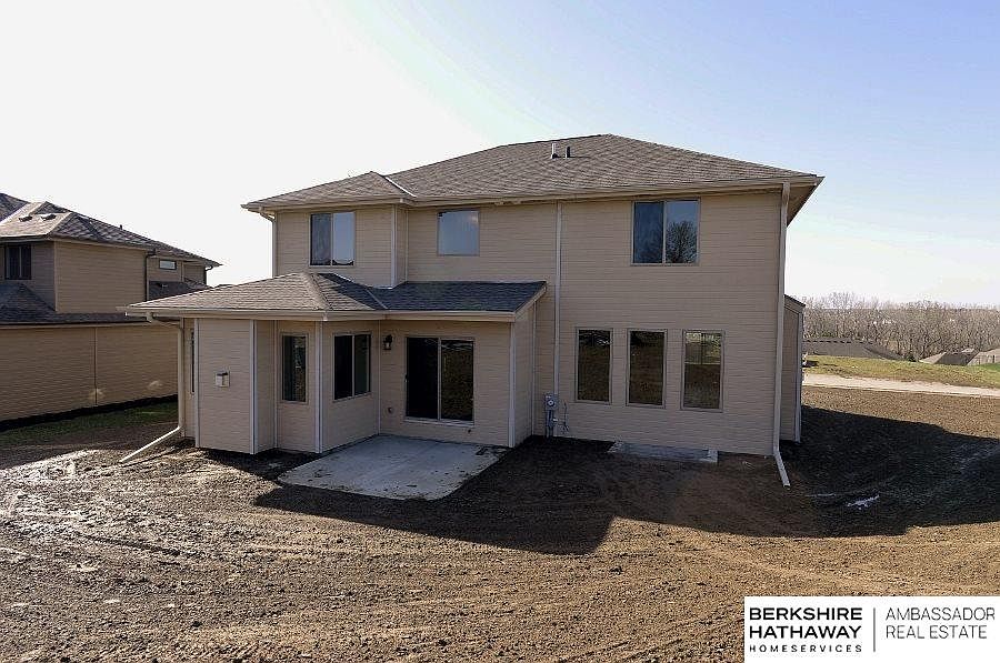 2nd image of 19230 Spaulding Cir