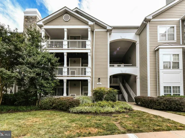 1716 Lake Shore Crest Dr APT 26, Reston, VA 20190