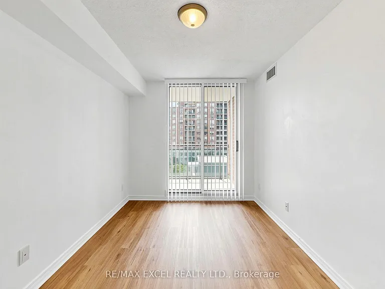 350 Red Maple Rd #508 — Photo 25