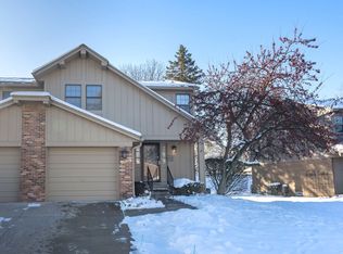 1956 White Birch Ct, Rochester, MI 48309