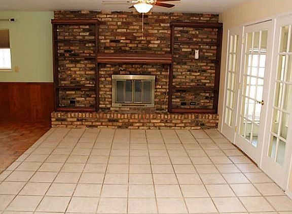 5th image of 644 Woodcrest Dr