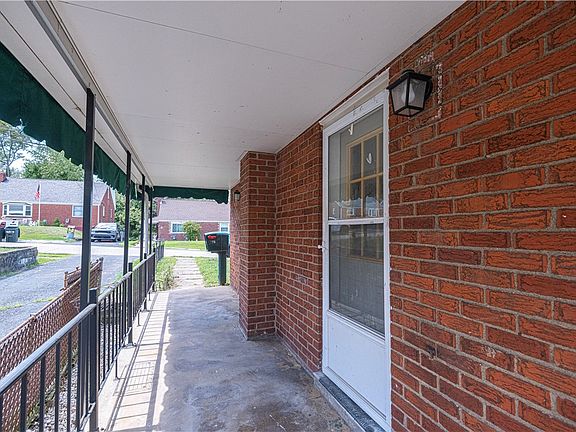 3rd image of 75 Arlene Ave