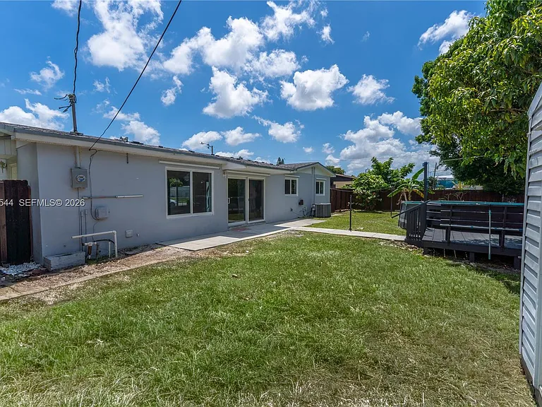 20440 NW 20th Ct — Photo 36