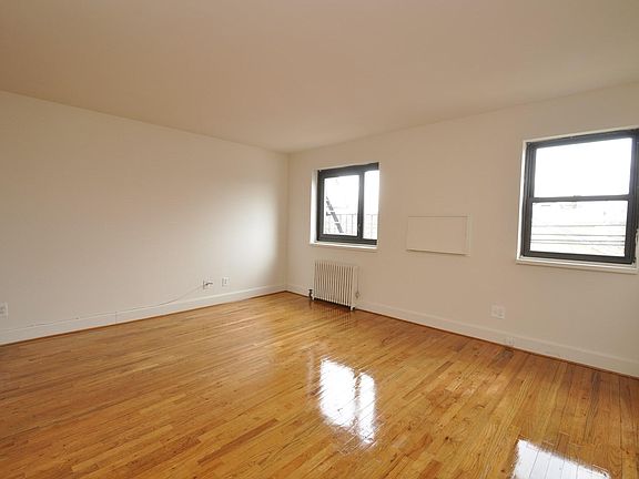 3rd image of 20304 42nd Ave #1