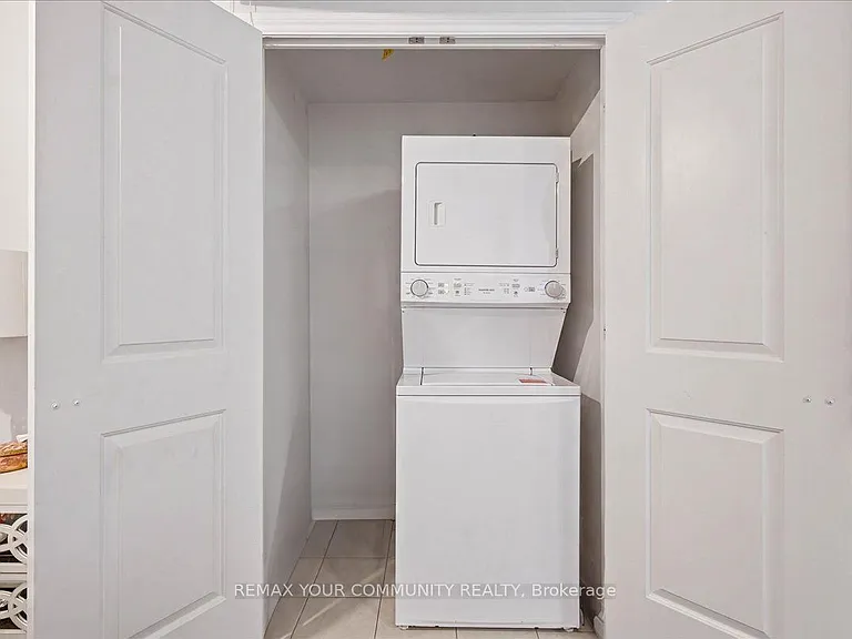 9245 Jane St #1109 — Photo 25