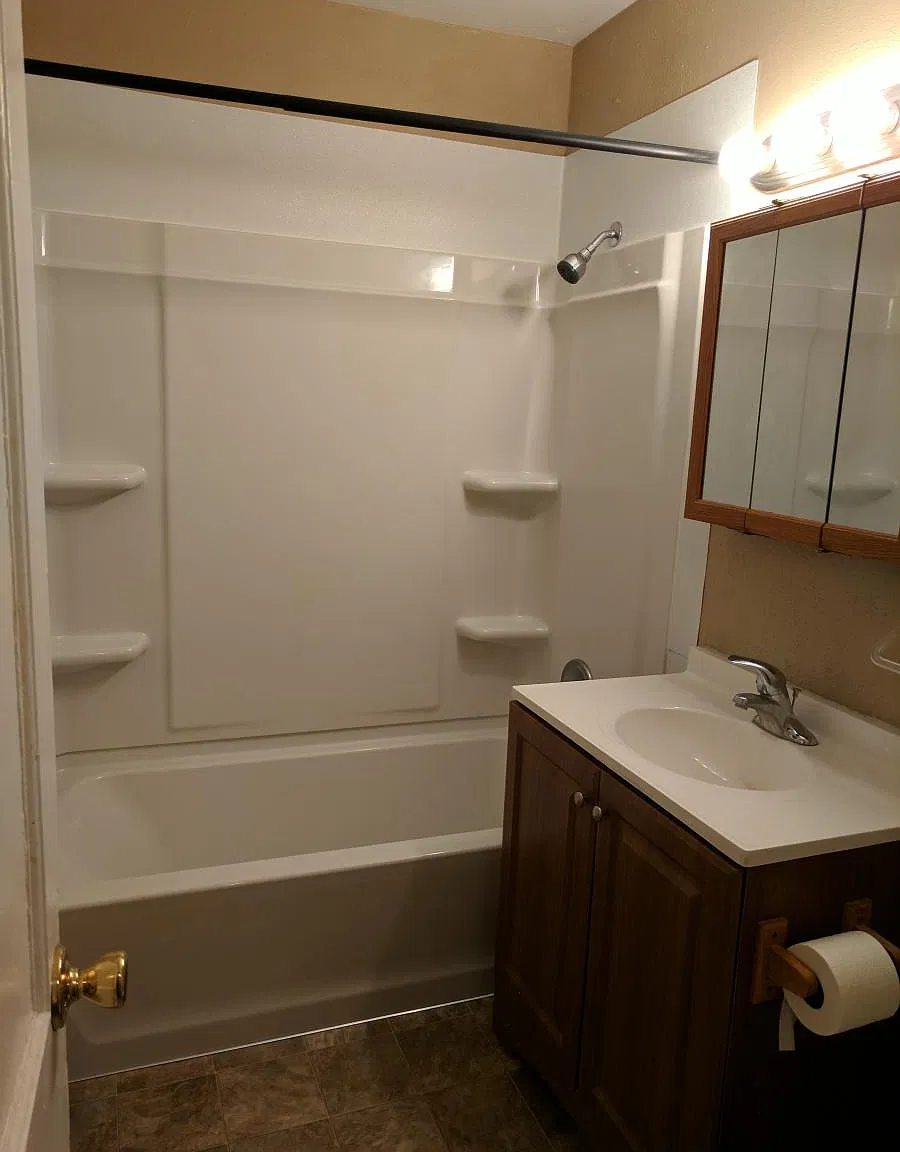 4 bed, 1250 sqft, $1,600 — Photo 3
