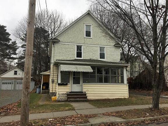 3rd image of 115 Roosevelt Ave