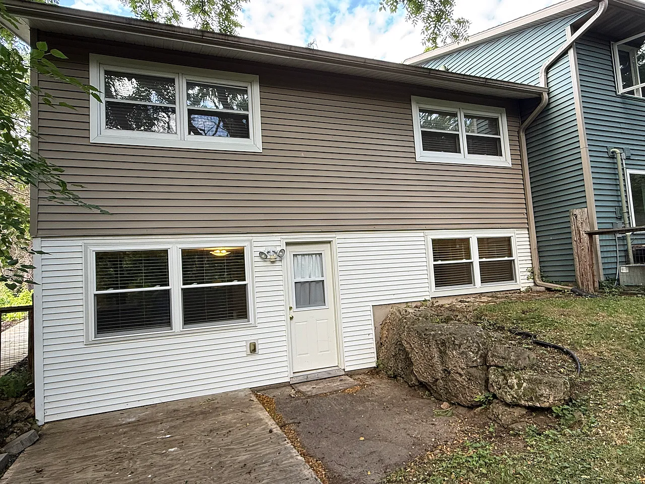 3 bed, 1234 sqft, $1,980 — Photo 2