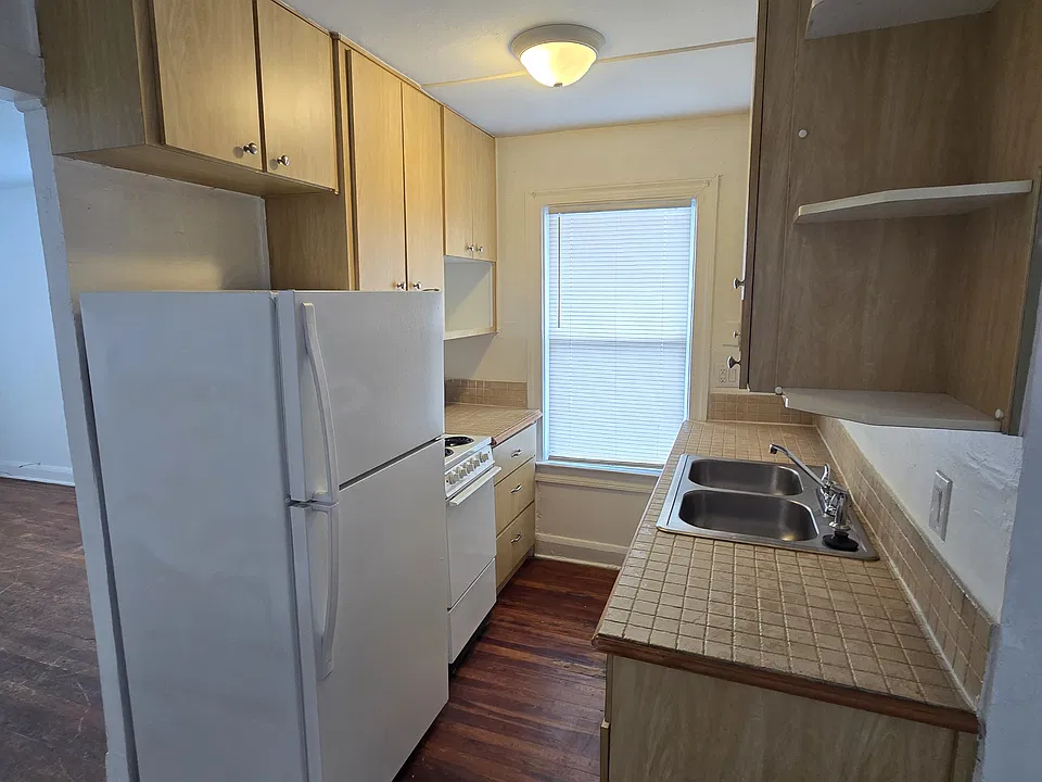 1416 S Lorenzo Ave #3