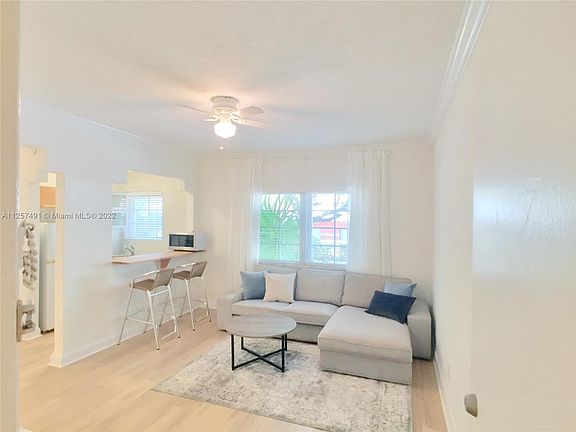 4th image of 260 Euclid Ave APT 7