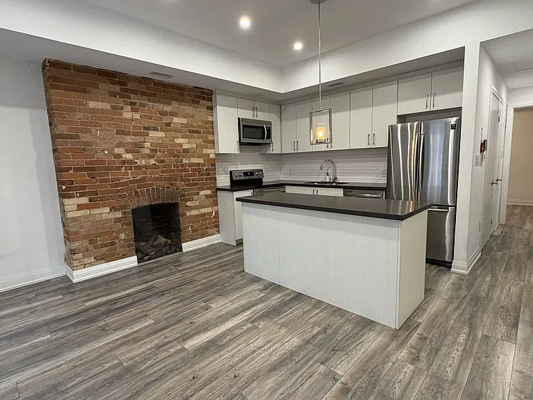 217 Jarvis St #5 — Photo 2