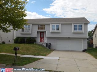 935 W Burt Dr, Lincoln, NE 68521