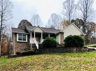 261 Clearwater Dr, Wilkesboro, NC 28697