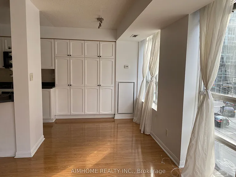 1000 King St W #317 — Photo 11