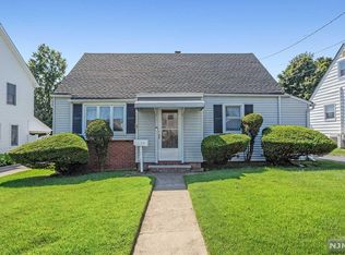 6 Memorial Pl, Elmwood Park, NJ 07407