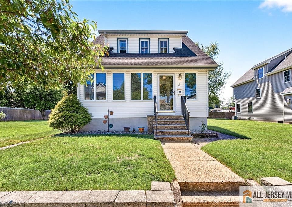 1st image of 3 Buchman St