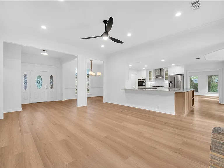 610 Timber Way — Photo 8