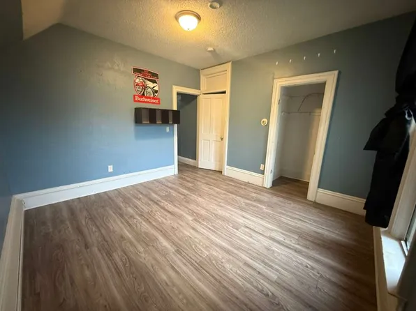 419 1st St NW, Faribault, MN 55021