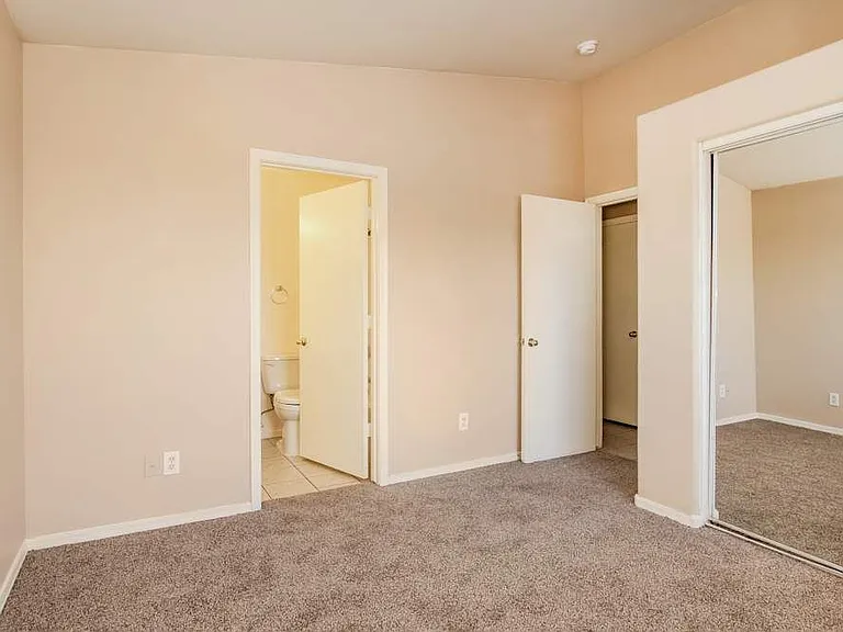 5707 N 67th Dr — Photo 9